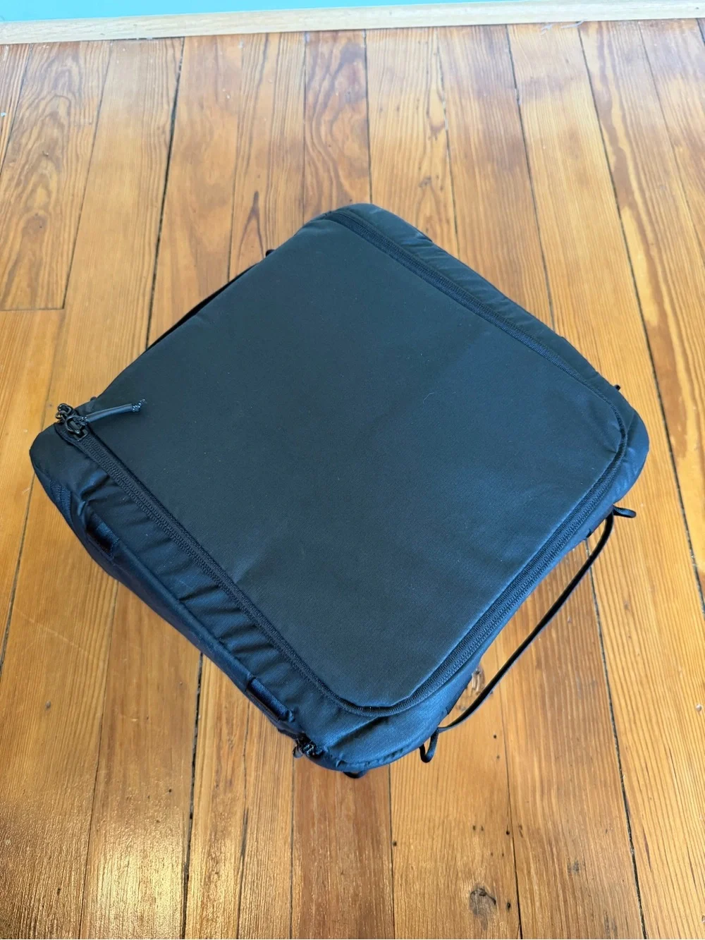 NWOT Peak Design Camera Cube- Medium